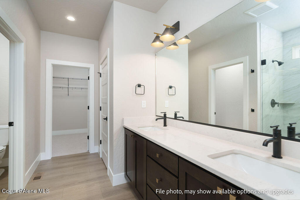 1021 W CORDGRASS AVE