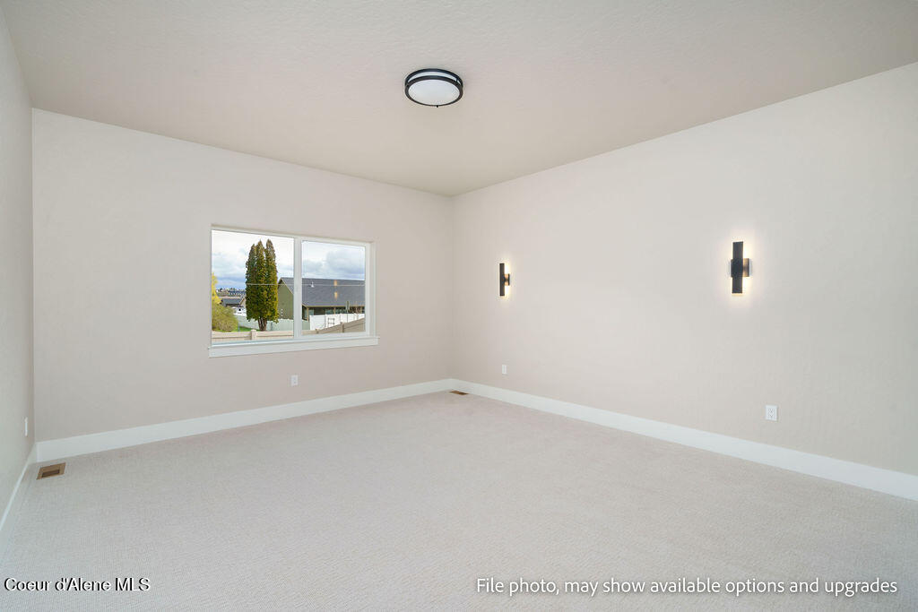 1021 W CORDGRASS AVE