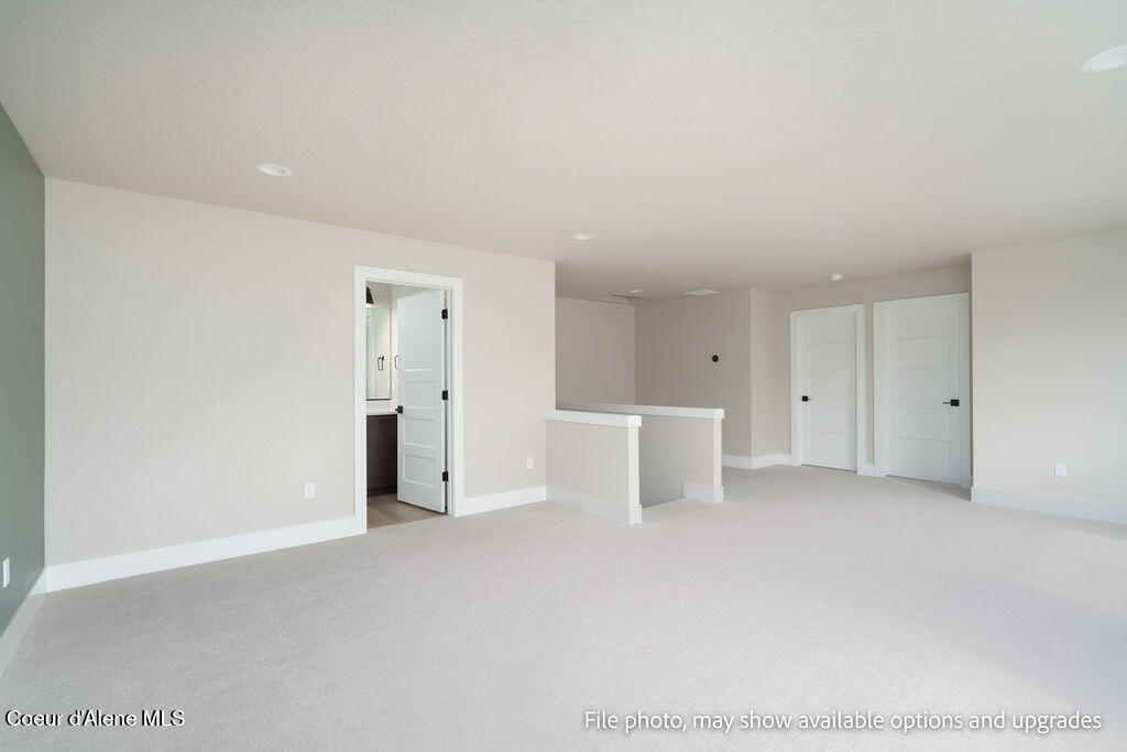 1021 W CORDGRASS AVE