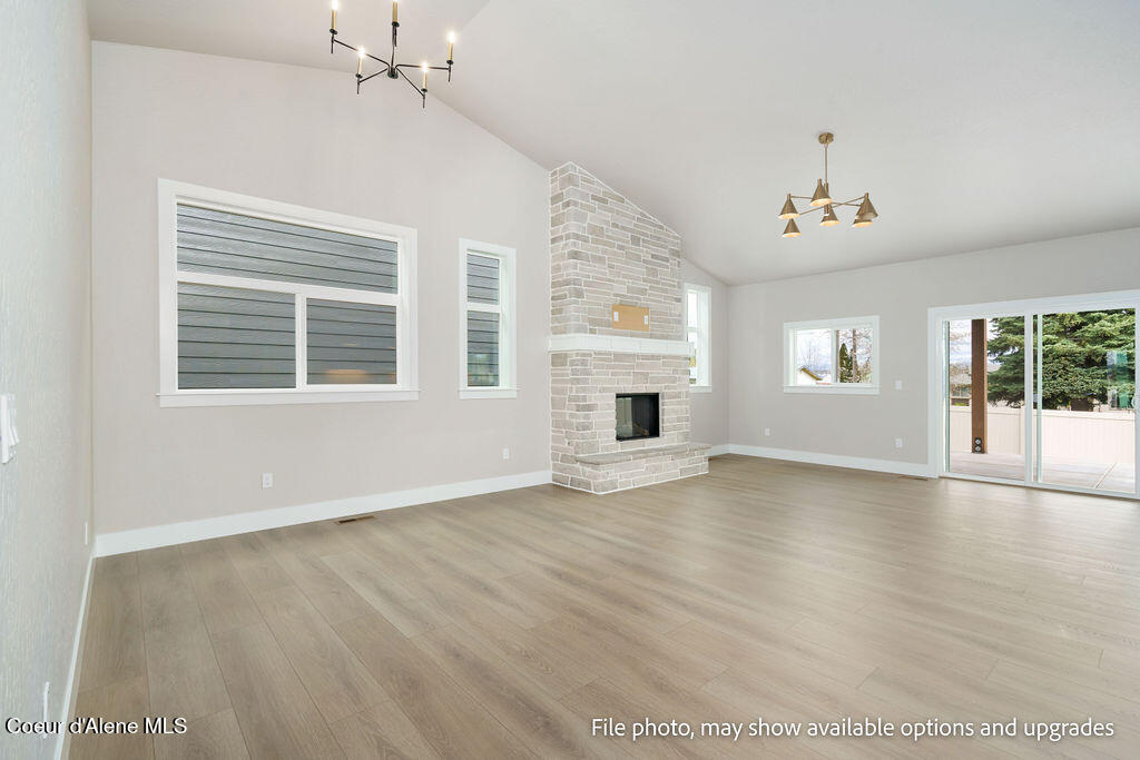 1021 W CORDGRASS AVE