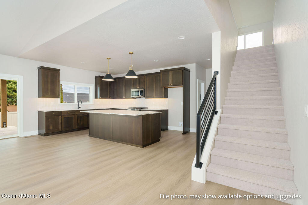 1021 W CORDGRASS AVE