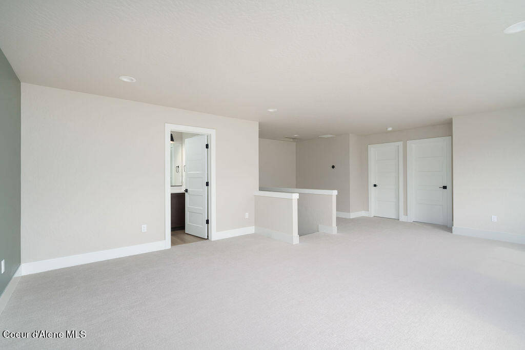 1021 W CORDGRASS AVE