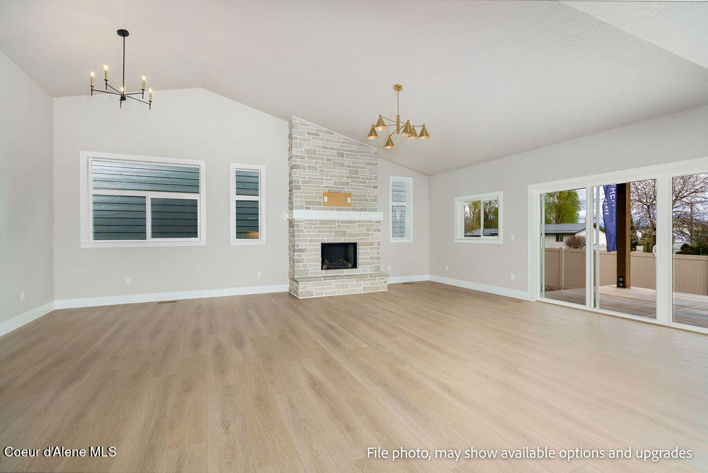 1021 W CORDGRASS AVE