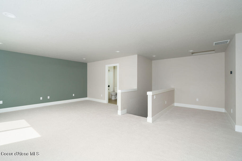 1021 W CORDGRASS AVE