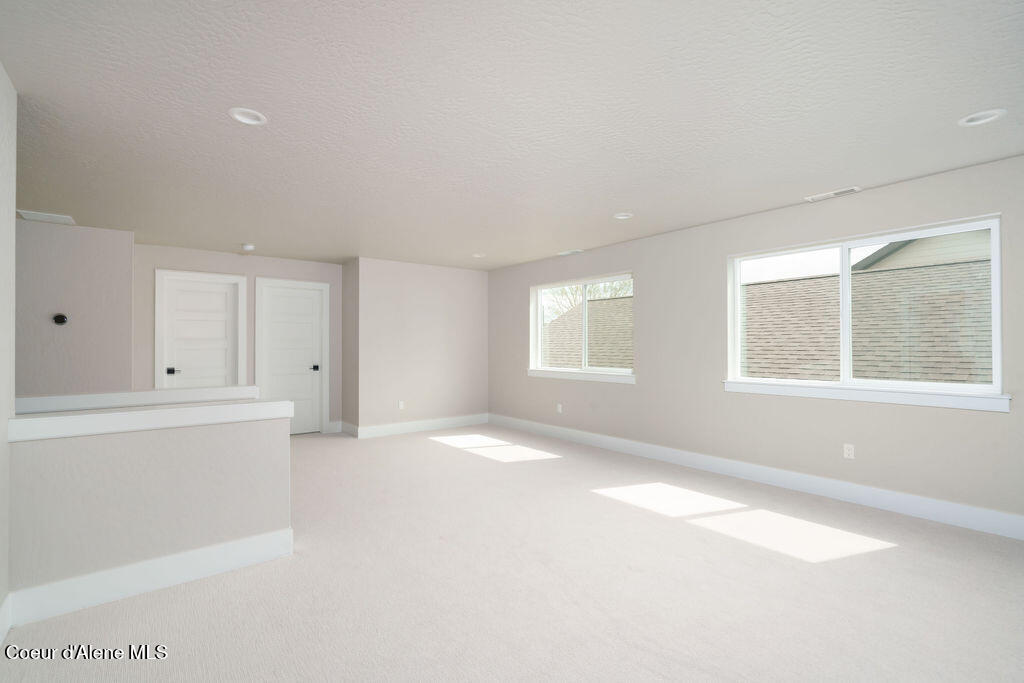 1021 W CORDGRASS AVE