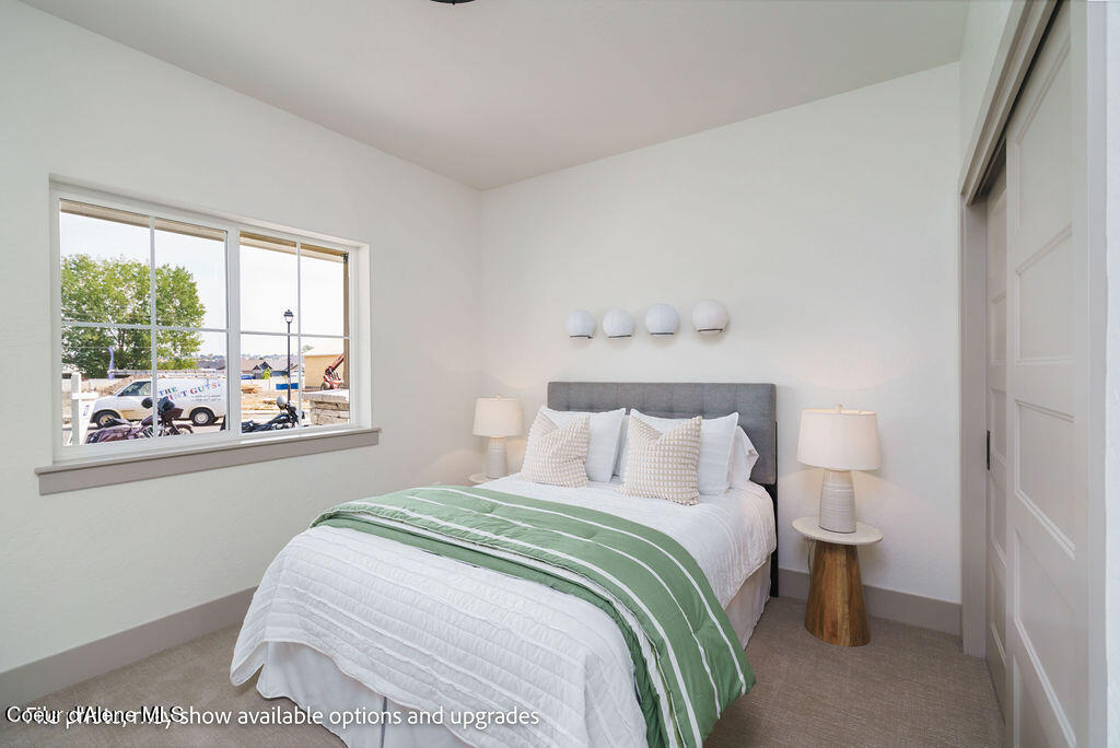 1075 W CORDGRASS AVE