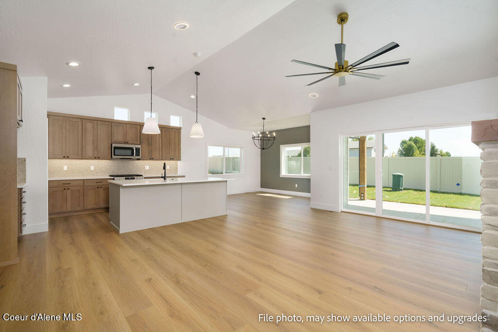 1101 W CORDGRASS AVE
