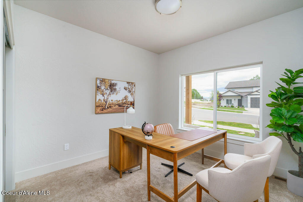 1141 W CORDGRASS AVE