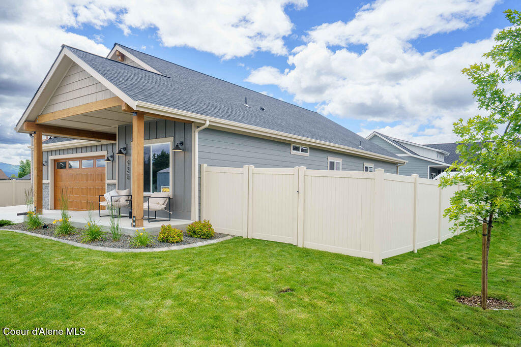 1141 W CORDGRASS AVE