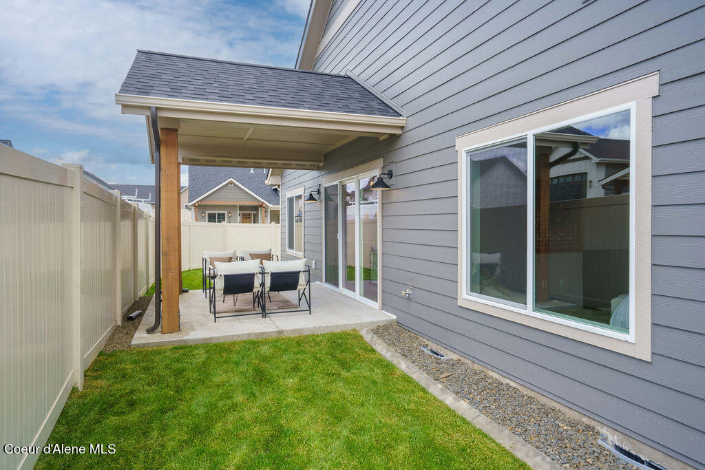 1141 W CORDGRASS AVE