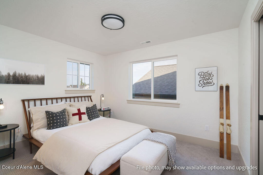 1047 W CORDGRASS AVE