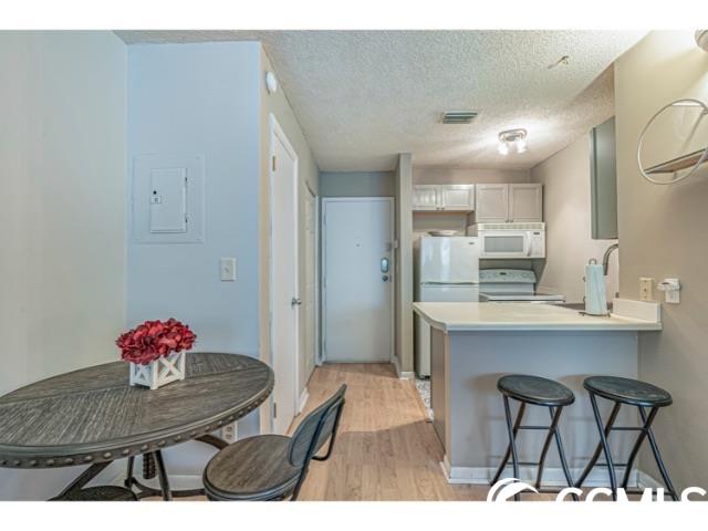 6840 Blue Heron Dr. Unit: 206