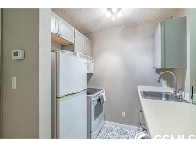 6840 Blue Heron Dr. Unit: 206