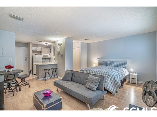 6840 Blue Heron Dr. Unit: 206