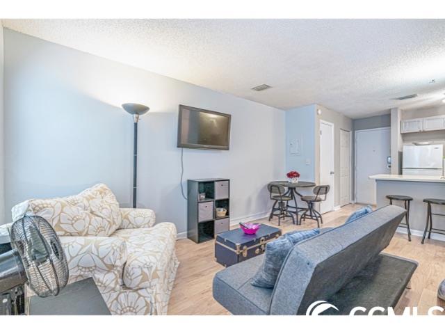 6840 Blue Heron Dr. Unit: 206
