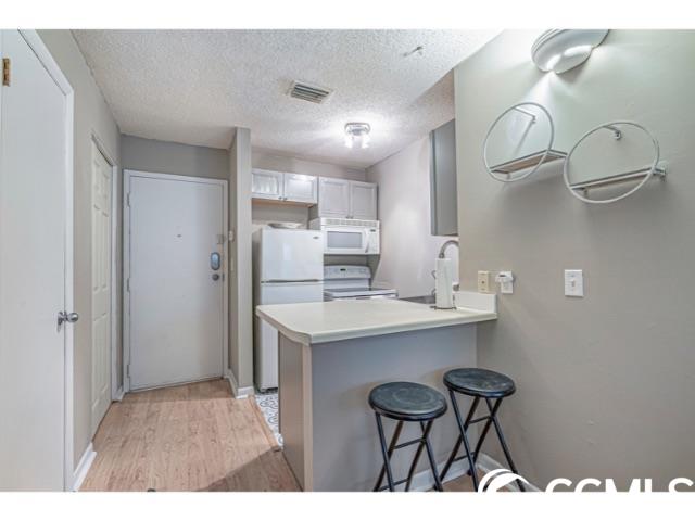 6840 Blue Heron Dr. Unit: 206