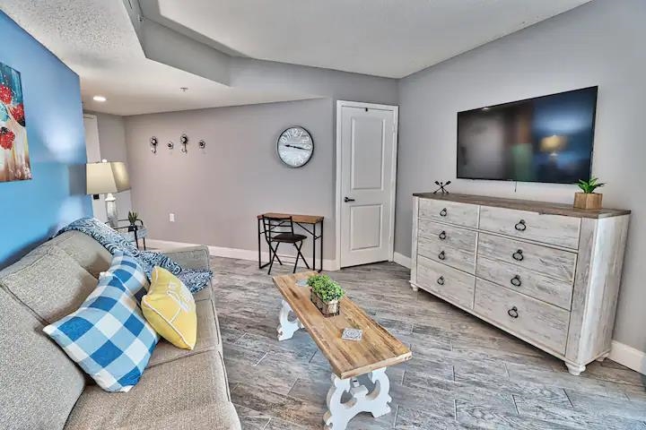 504 Ocean Blvd. Unit: 1601
