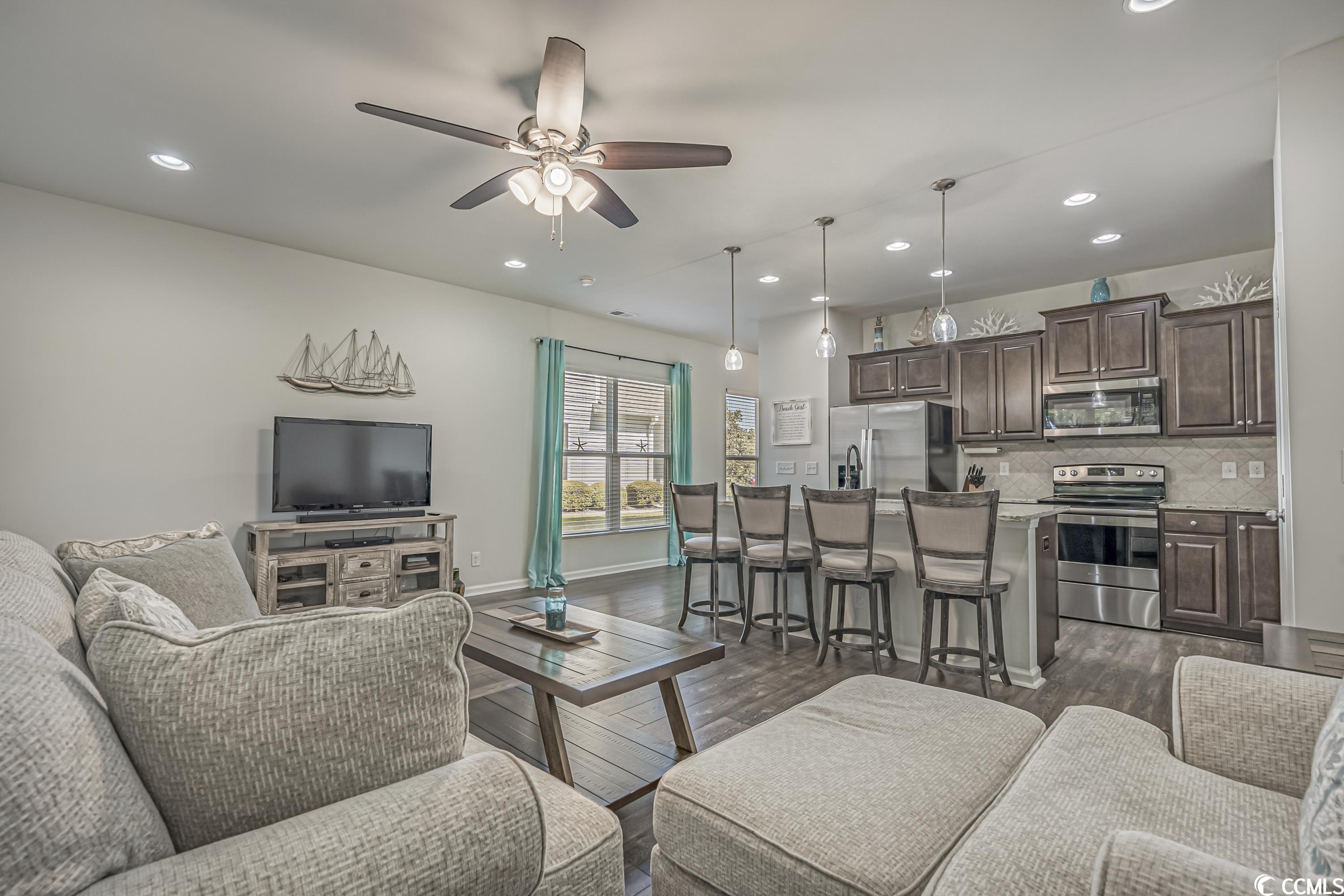 331 Castle Dr. Unit: 1438