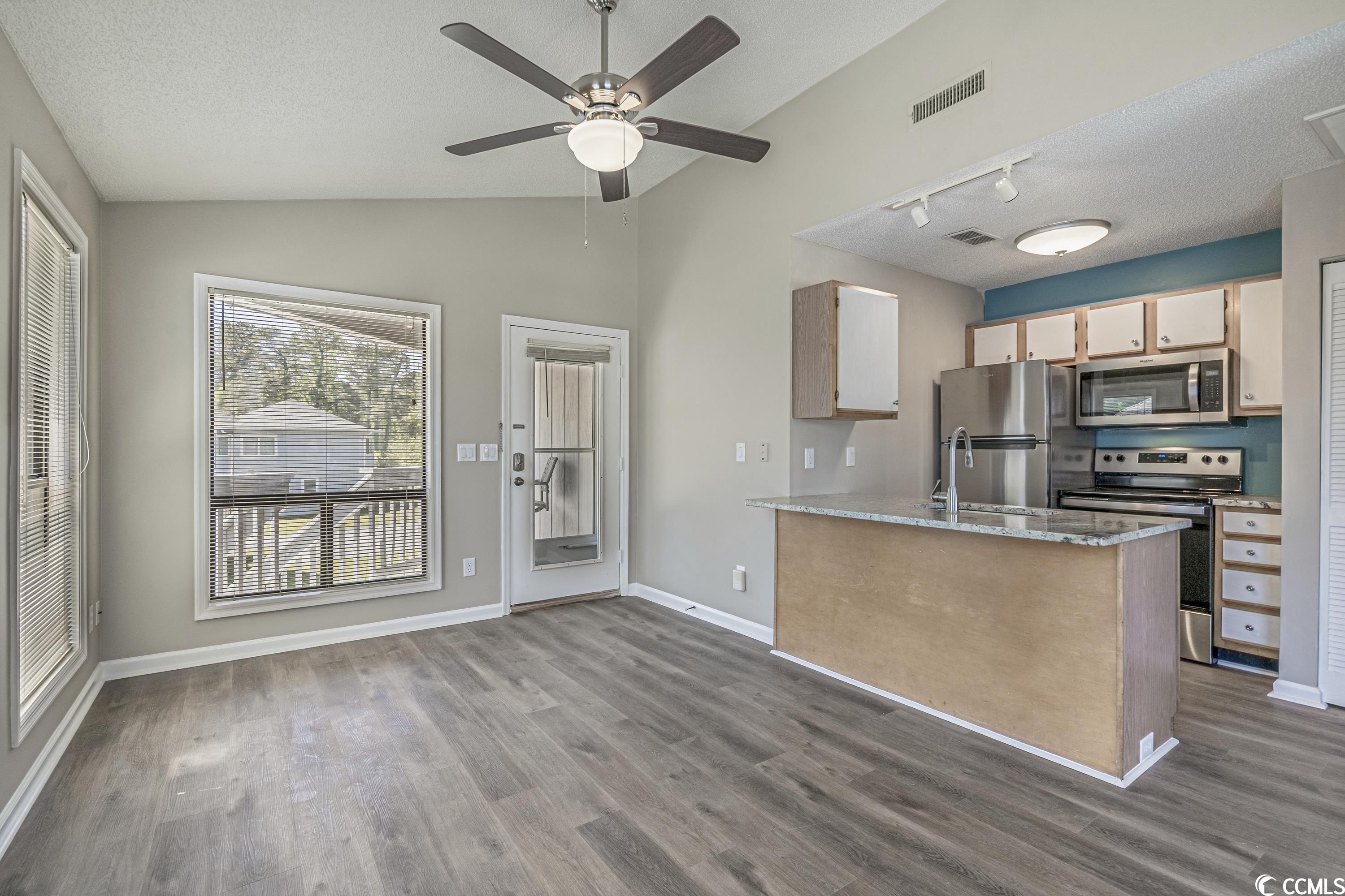 417 Tree Top Ct. Unit: 417 Tree Top Ct. #B