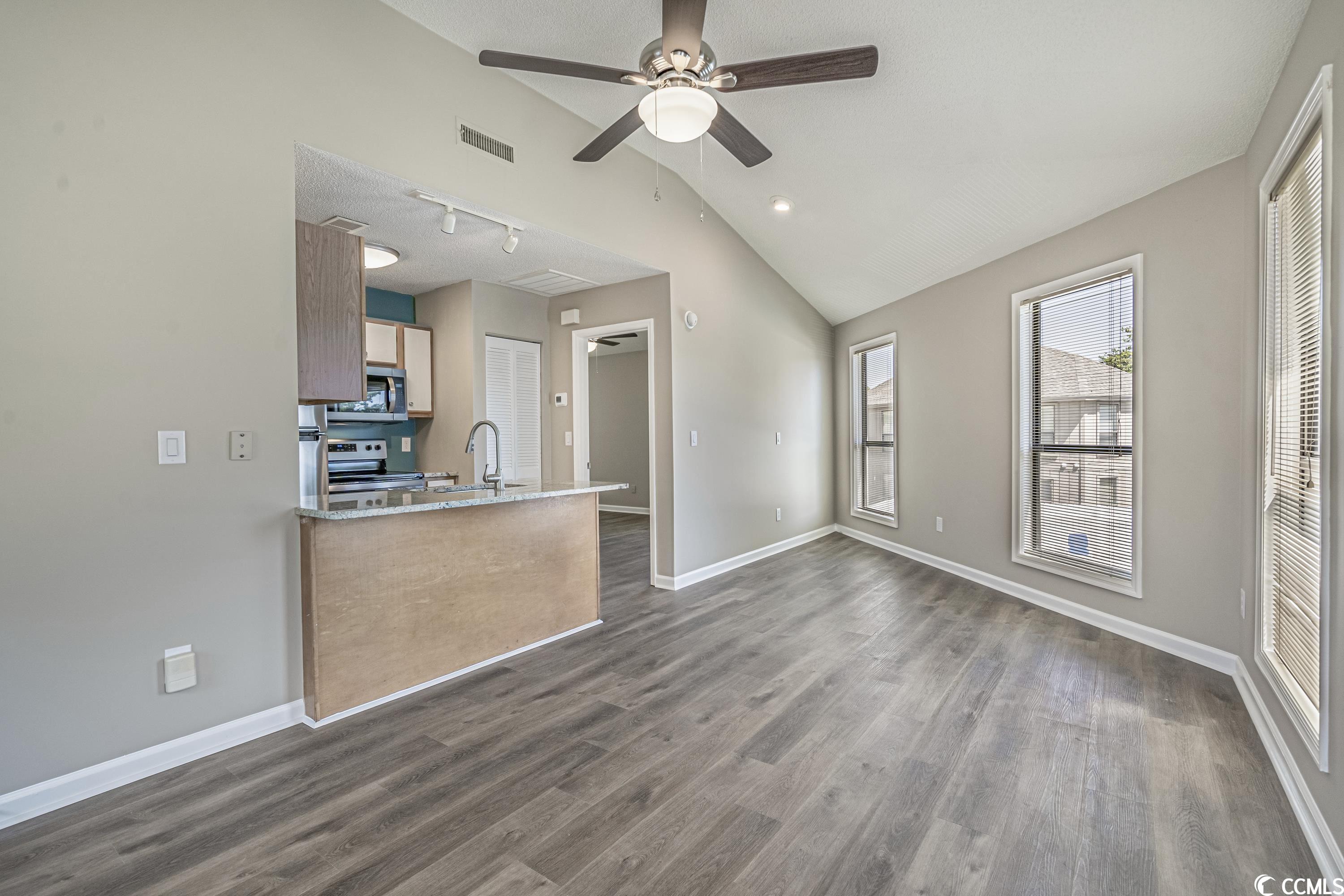 417 Tree Top Ct. Unit: 417 Tree Top Ct. #B