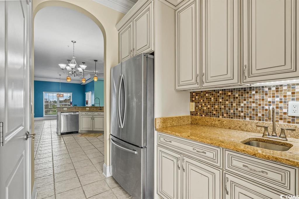 265 Venice Way Unit: #1-305 Lauderdale Bay