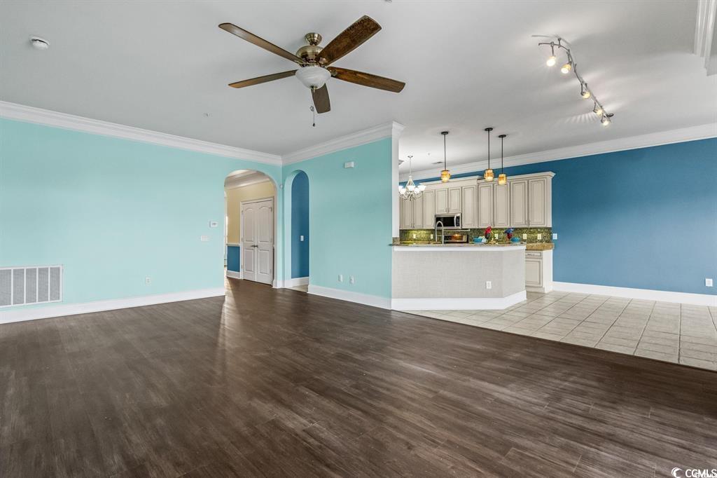 265 Venice Way Unit: #1-305 Lauderdale Bay