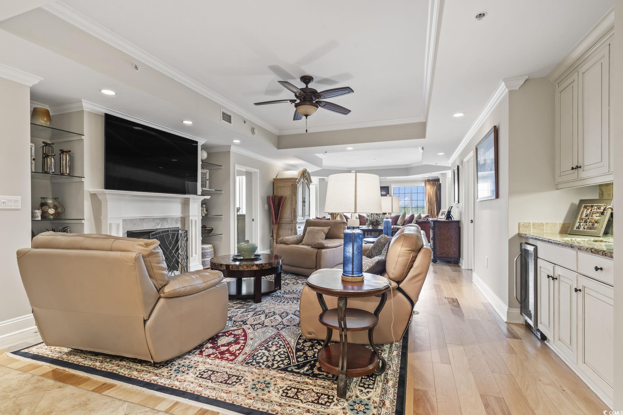 9547 Edgerton Dr. Unit: 305