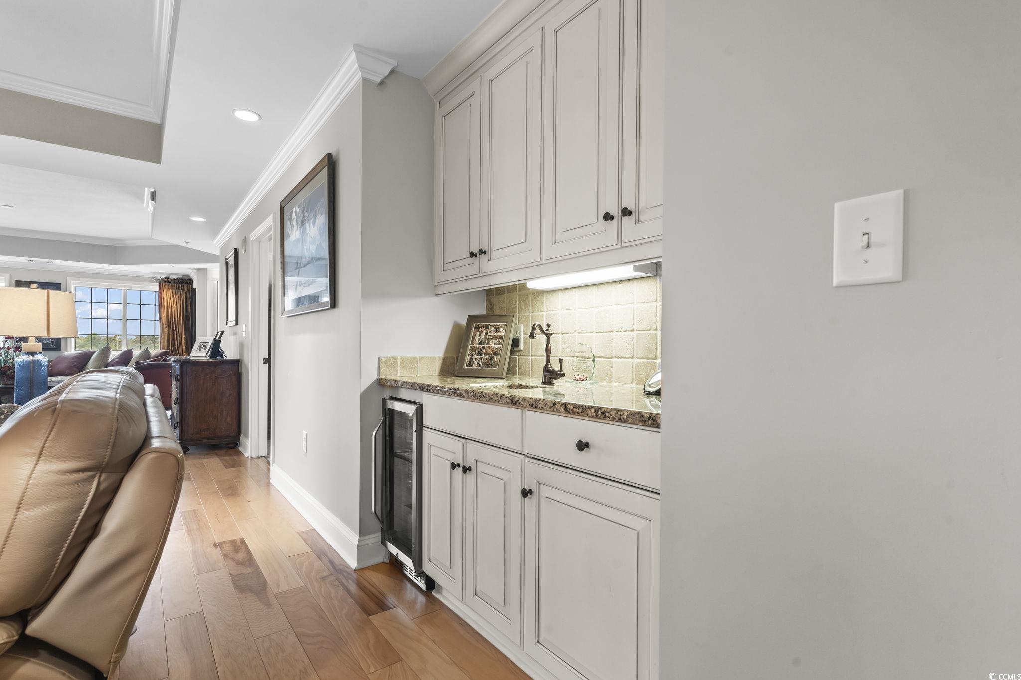 9547 Edgerton Dr. Unit: 305