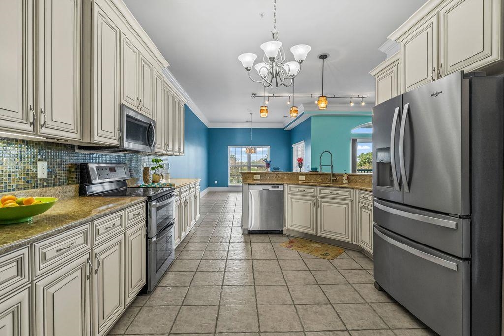 265 Venice Way Unit: I-305