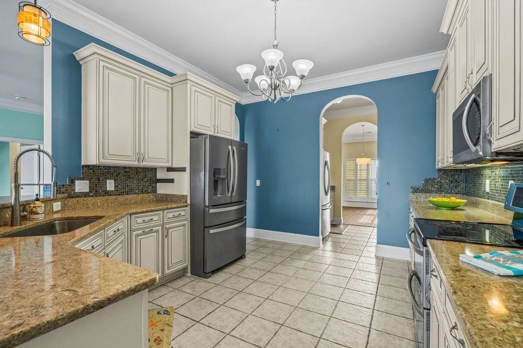 265 Venice Way Unit: I-305