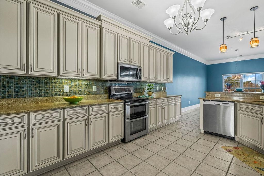 265 Venice Way Unit: I-305