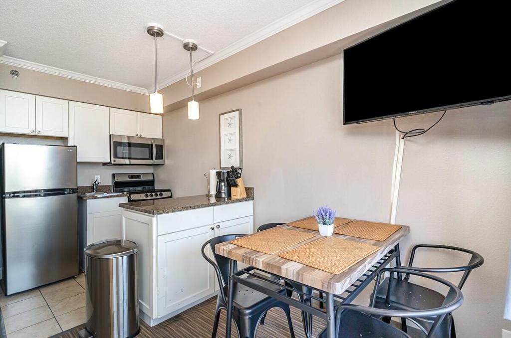 6900 Ocean Blvd. N Unit: 910