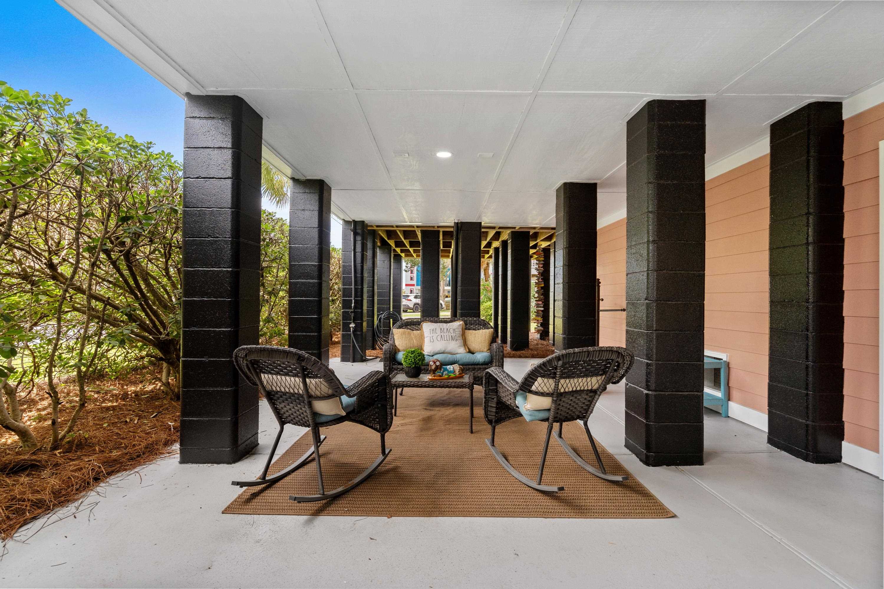 1617 N Dogwood Dr. N