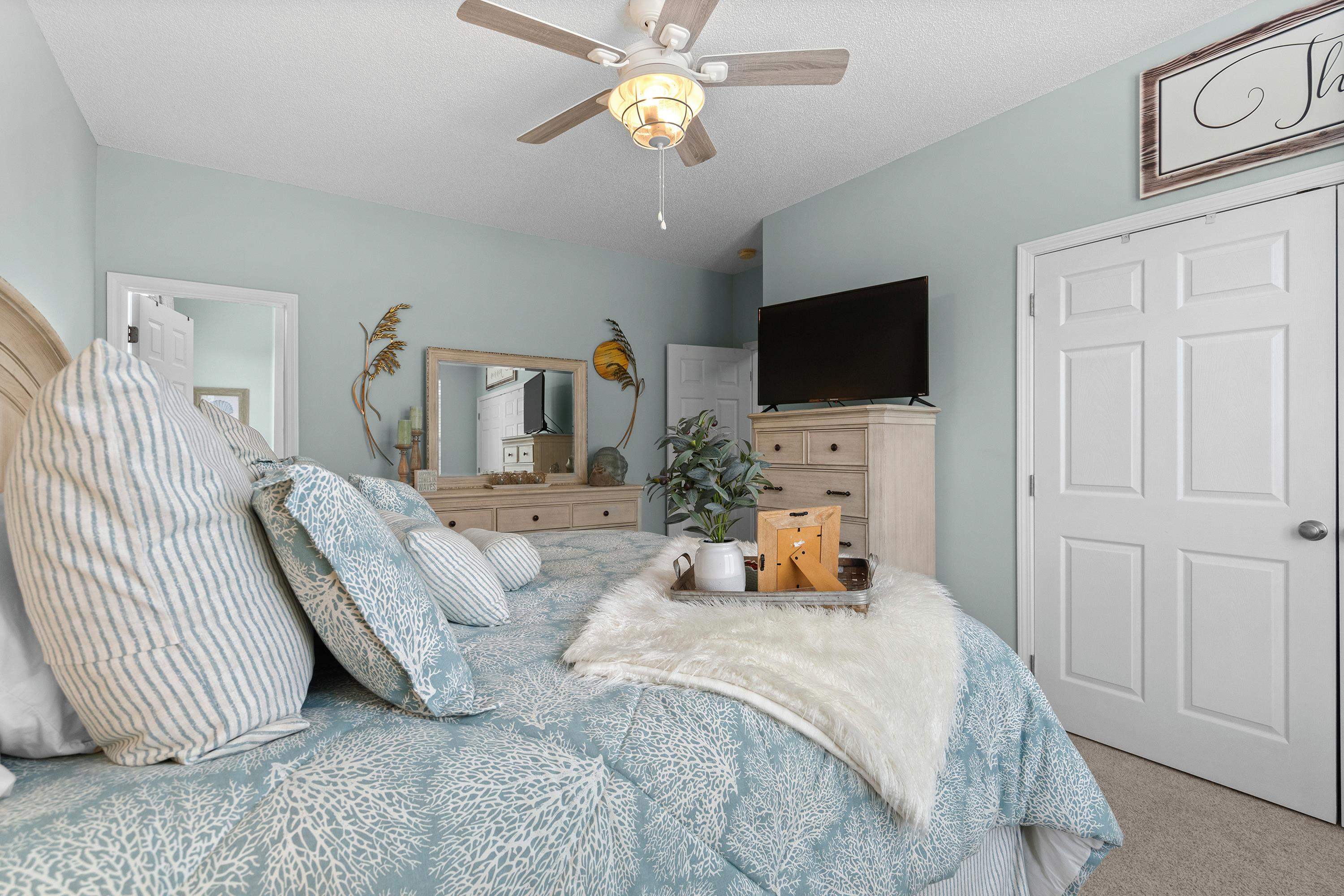 1617 N Dogwood Dr. N