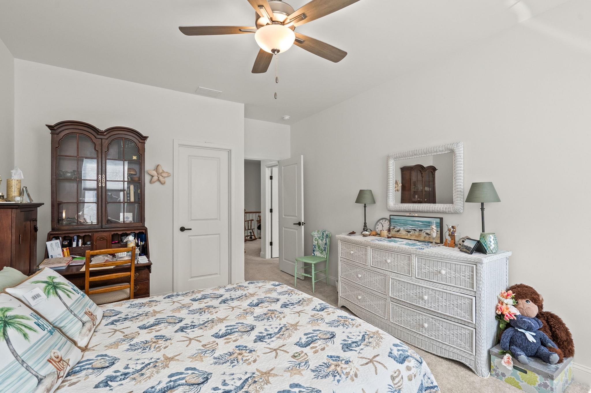 2527 Hillbourne Loop