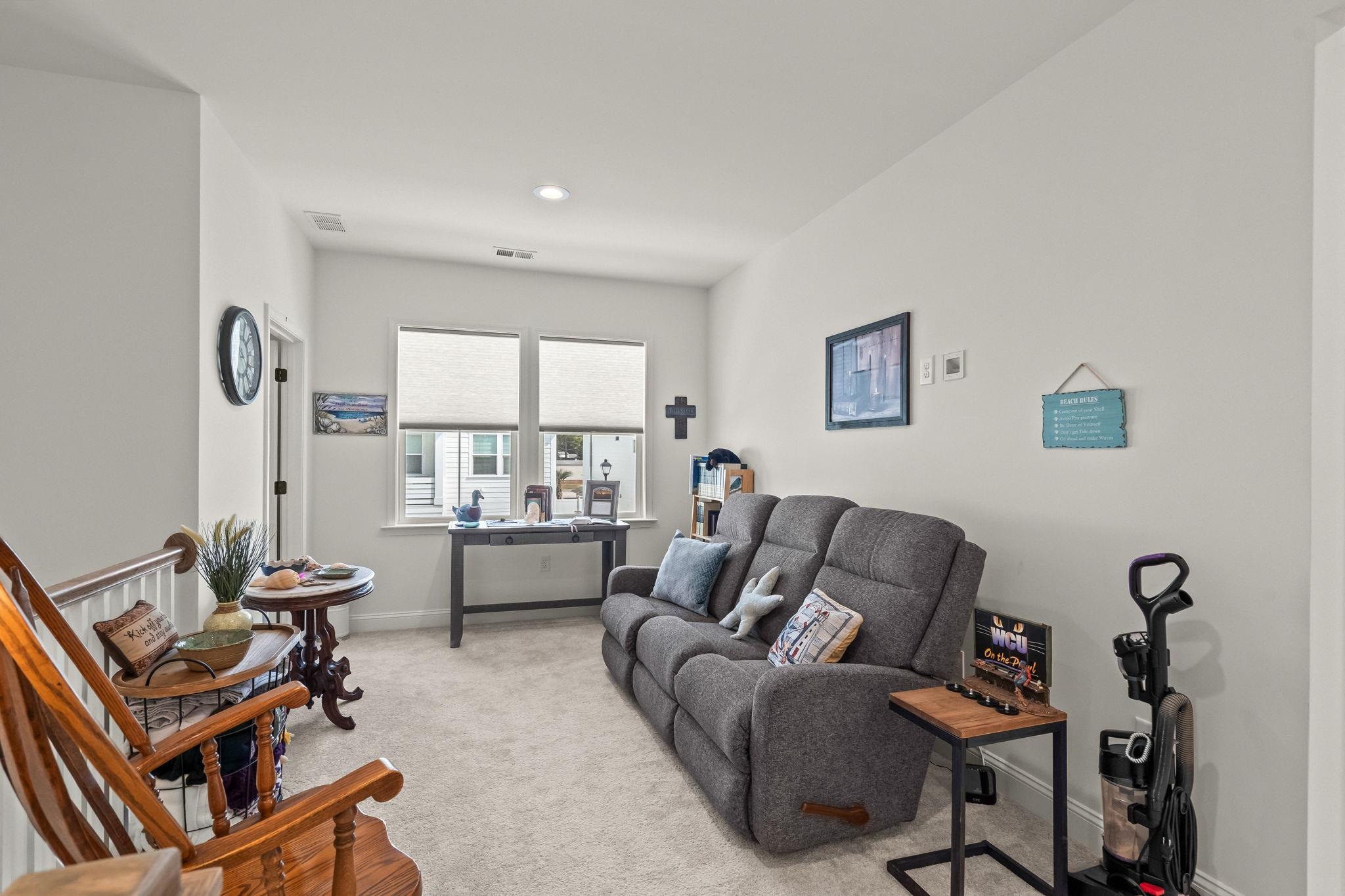 2527 Hillbourne Loop