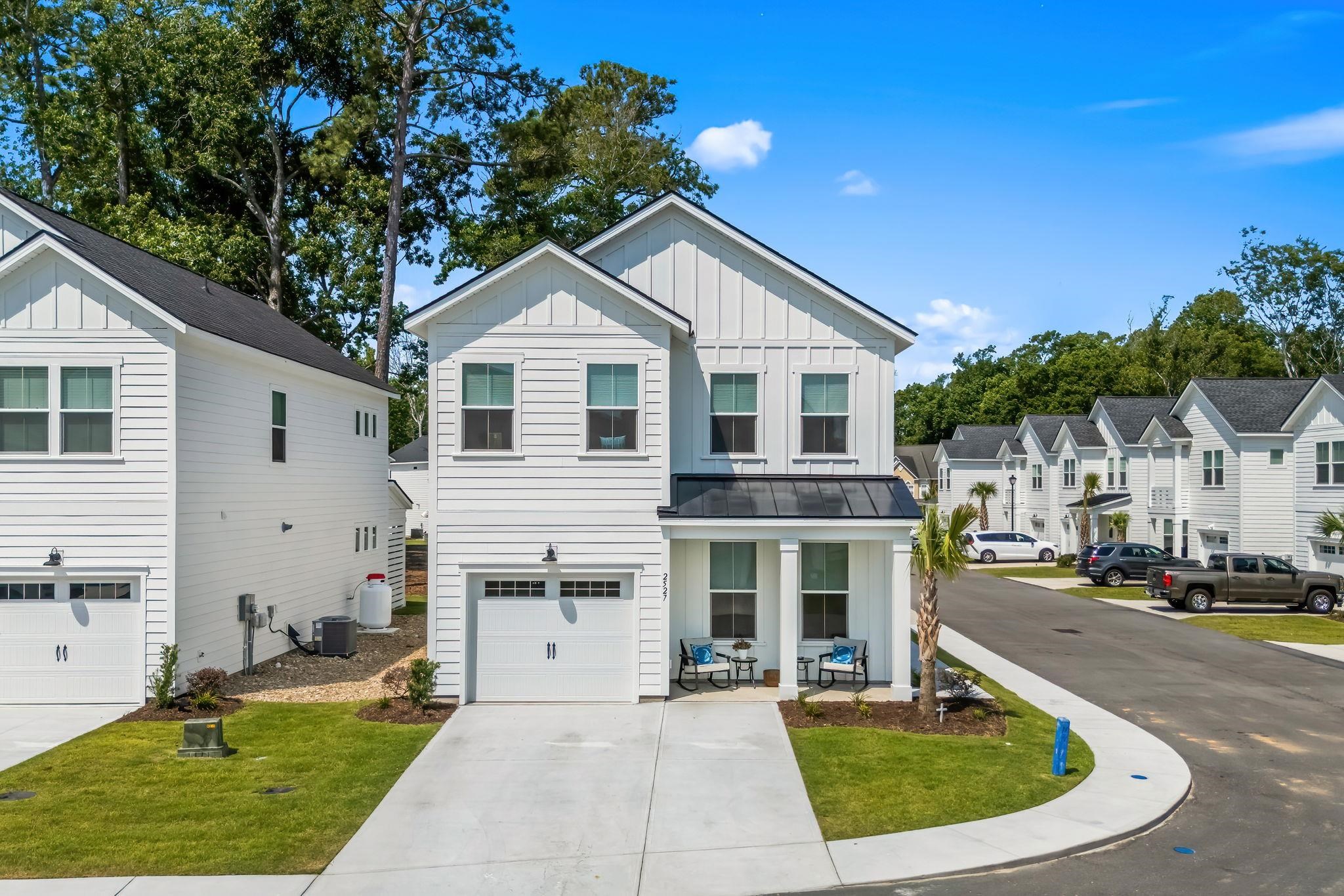 2527 Hillbourne Loop