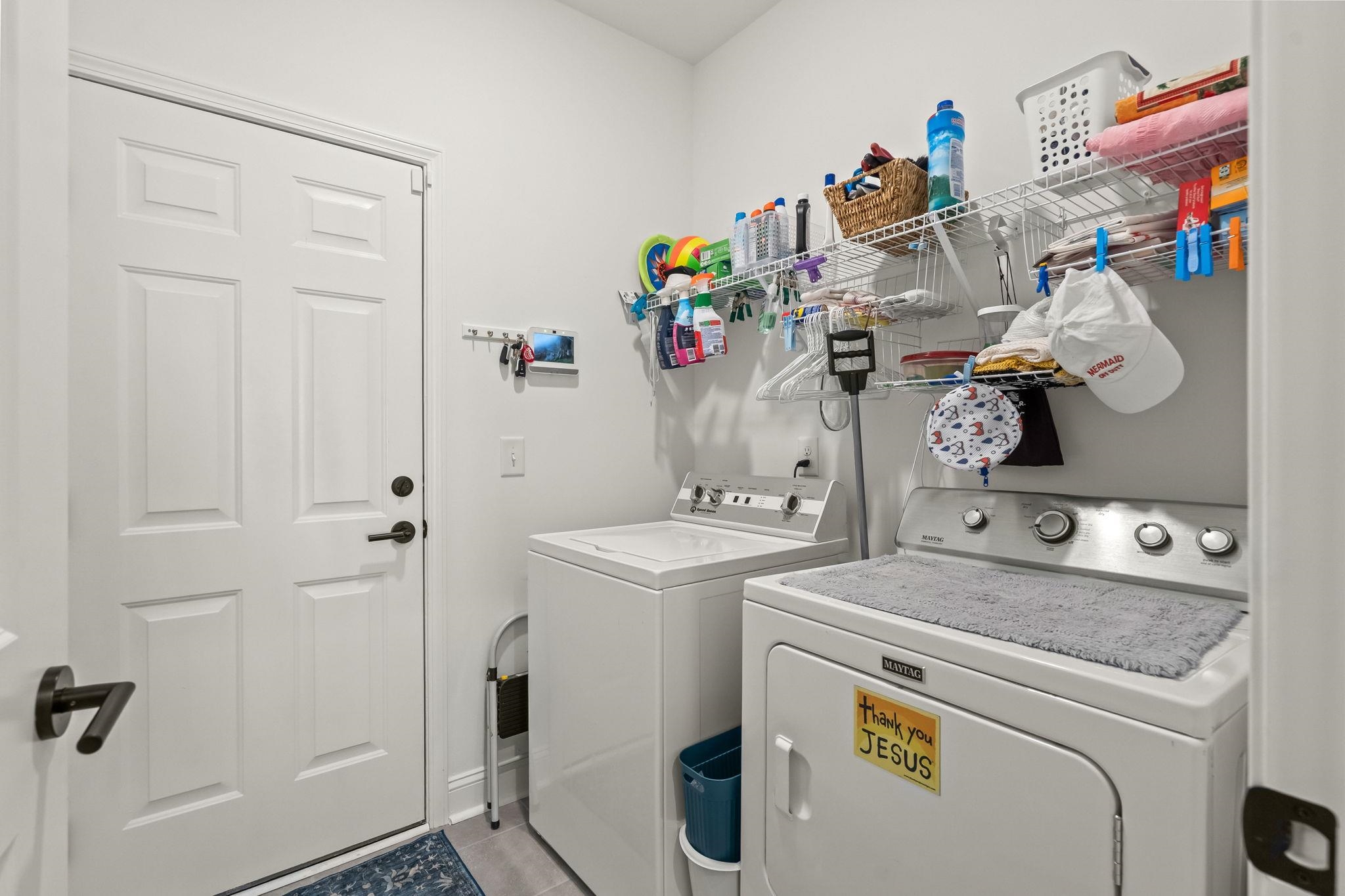 2527 Hillbourne Loop