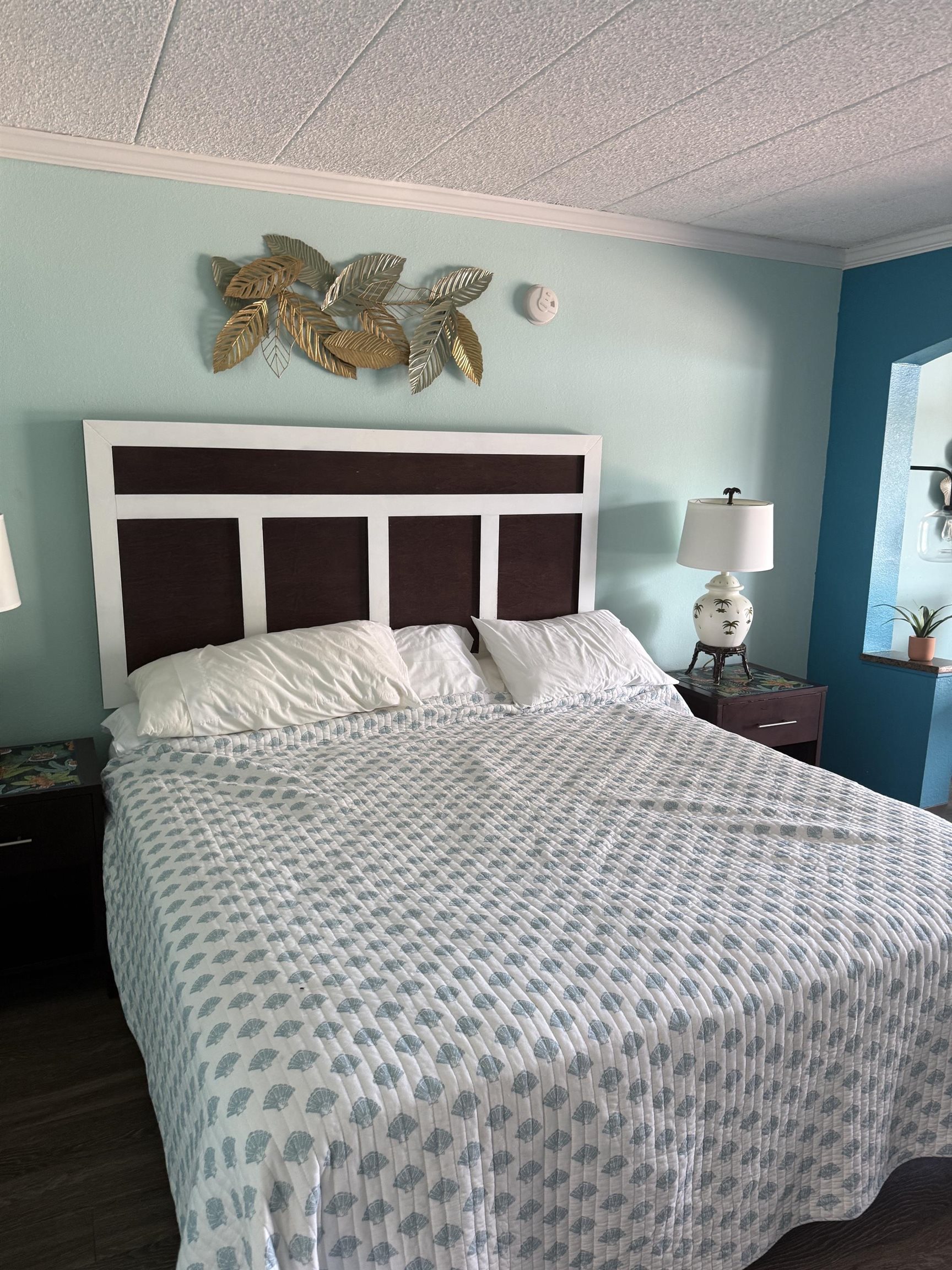 6900 Ocean Blvd. N Unit: 209