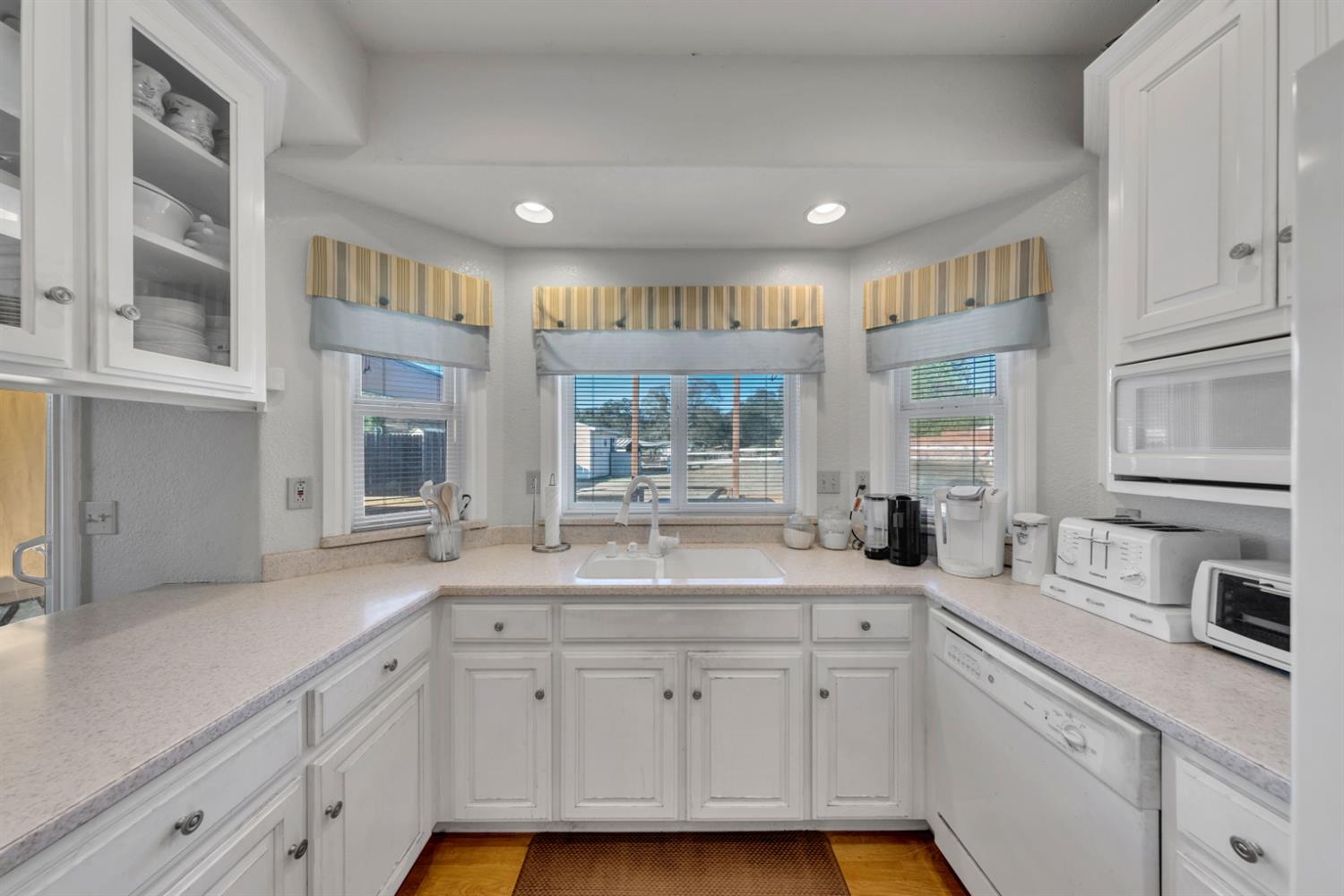 2611 Holmquist Lane