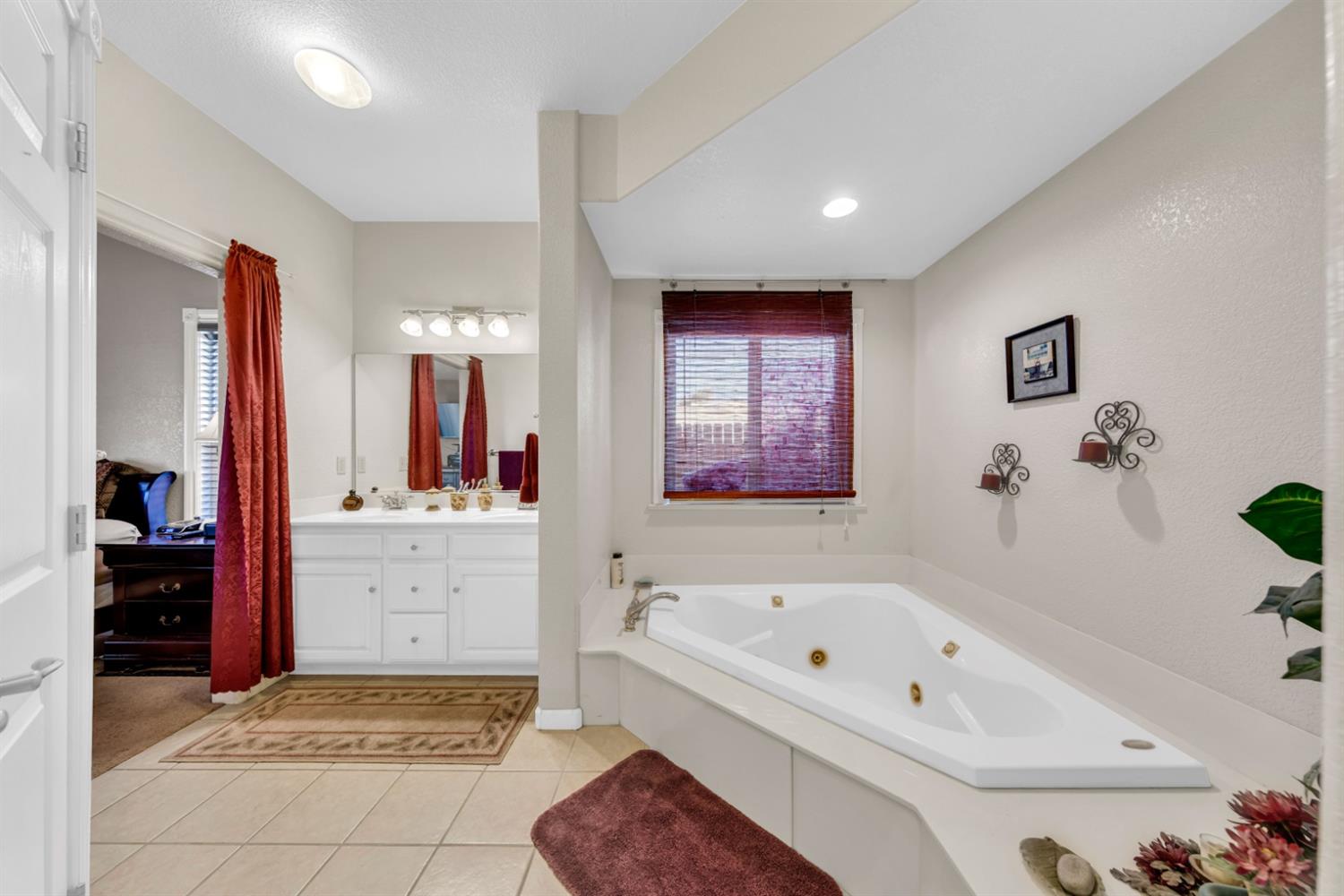 2611 Holmquist Lane