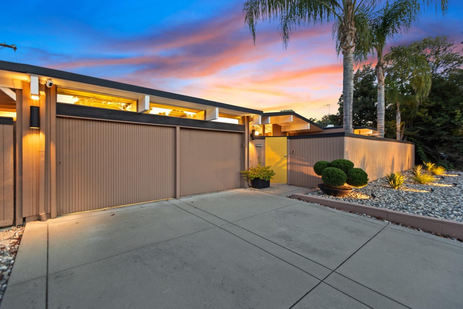 6425 S Land Park Drive