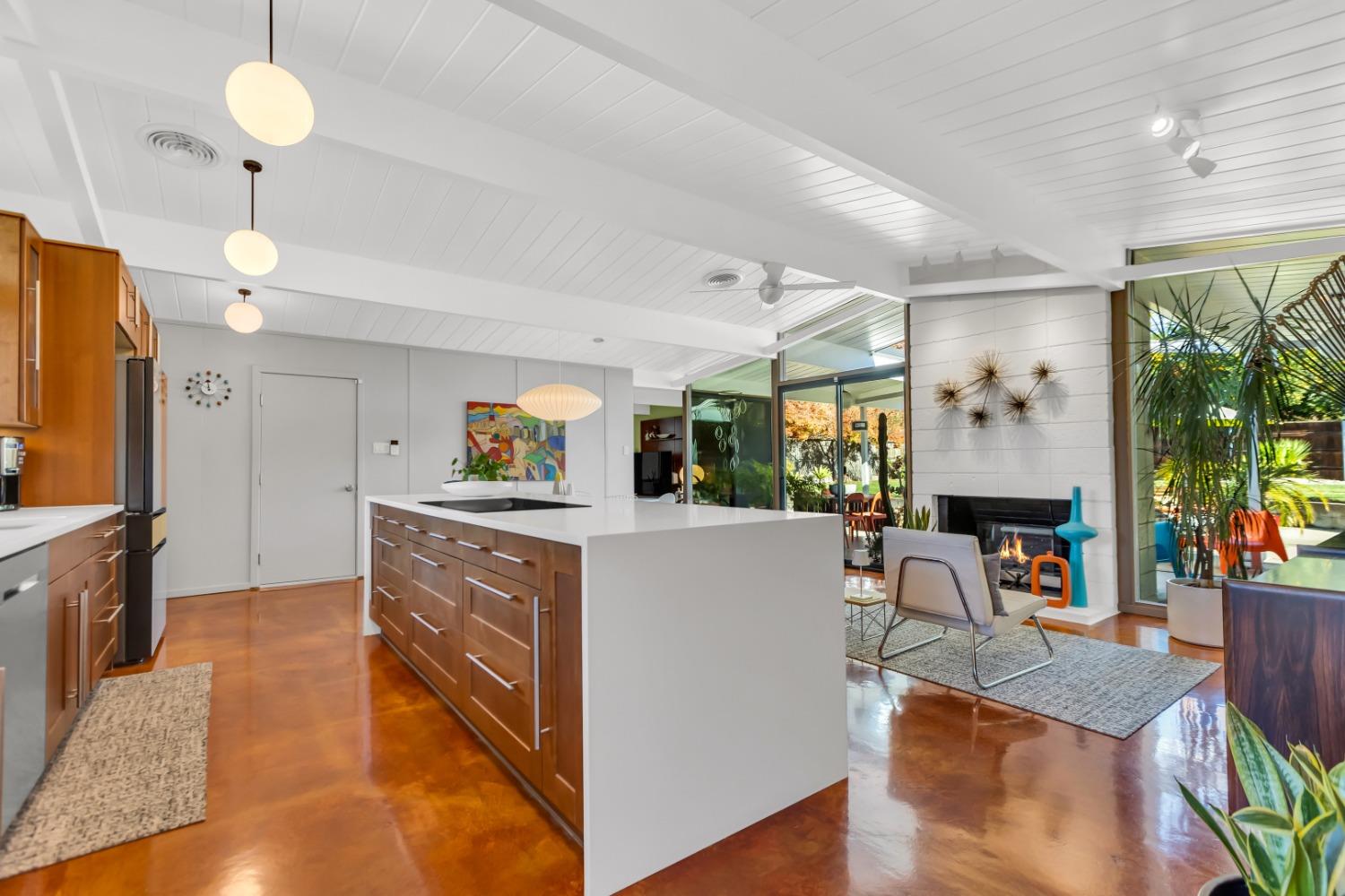 6425 S Land Park Drive