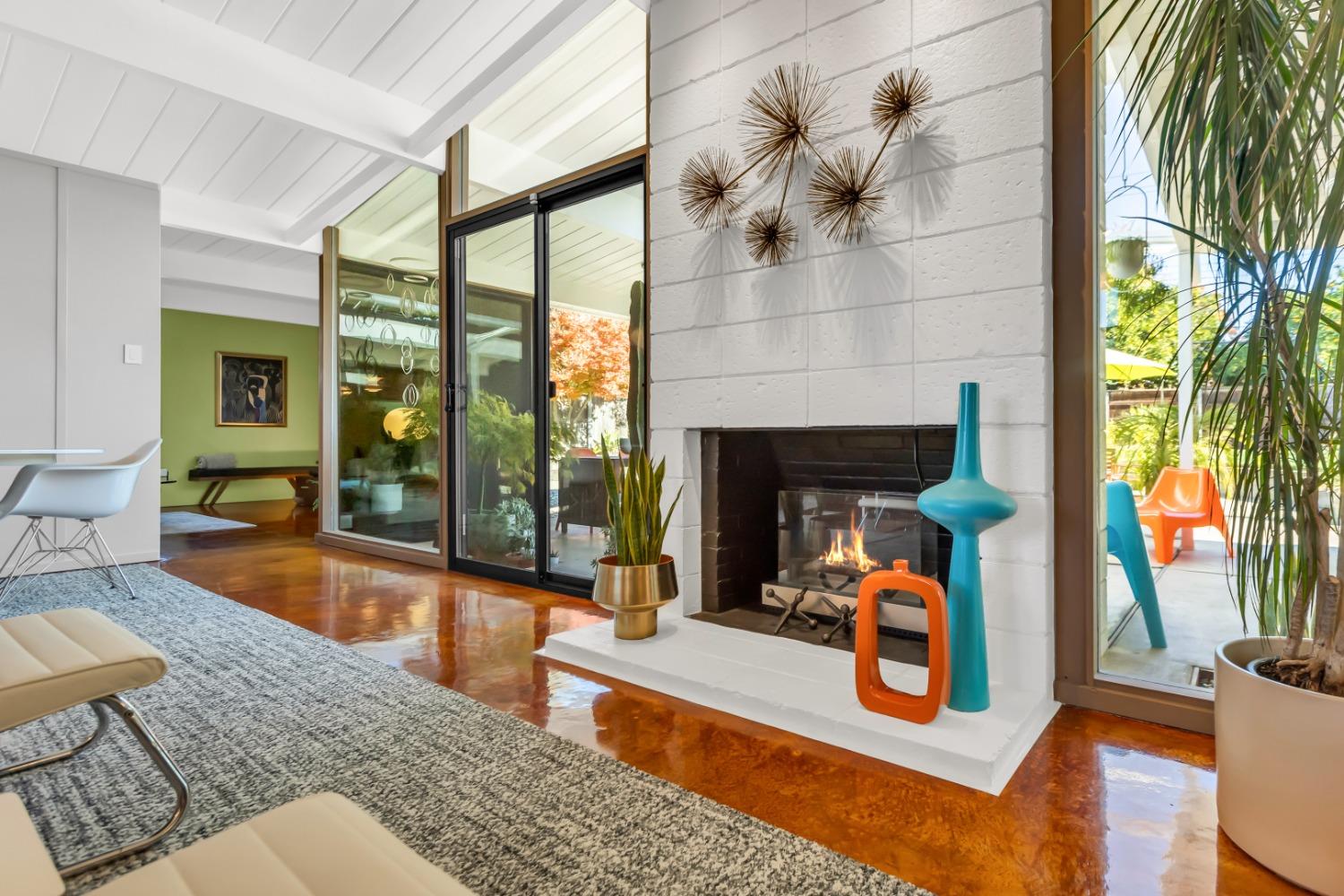 6425 S Land Park Drive