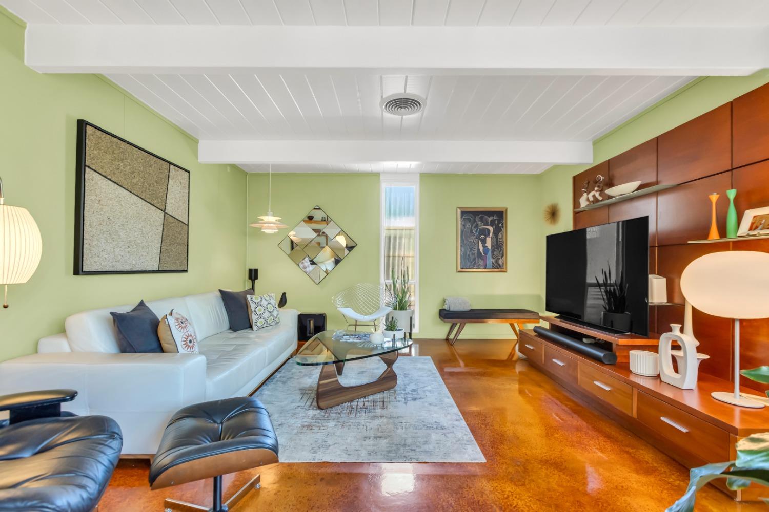 6425 S Land Park Drive