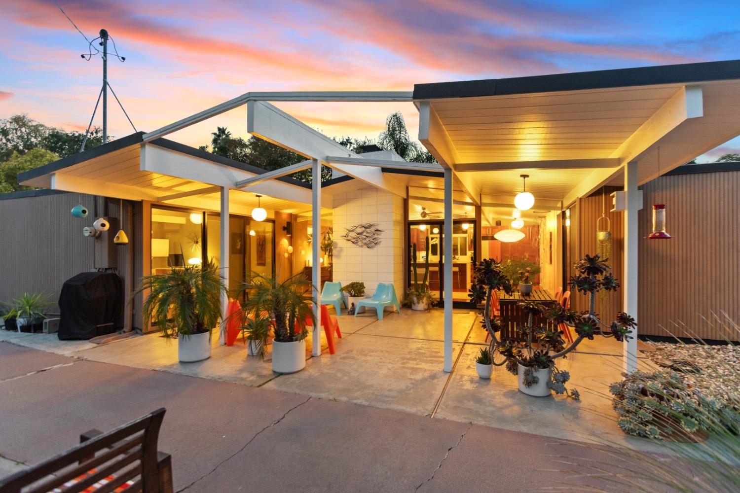 6425 S Land Park Drive