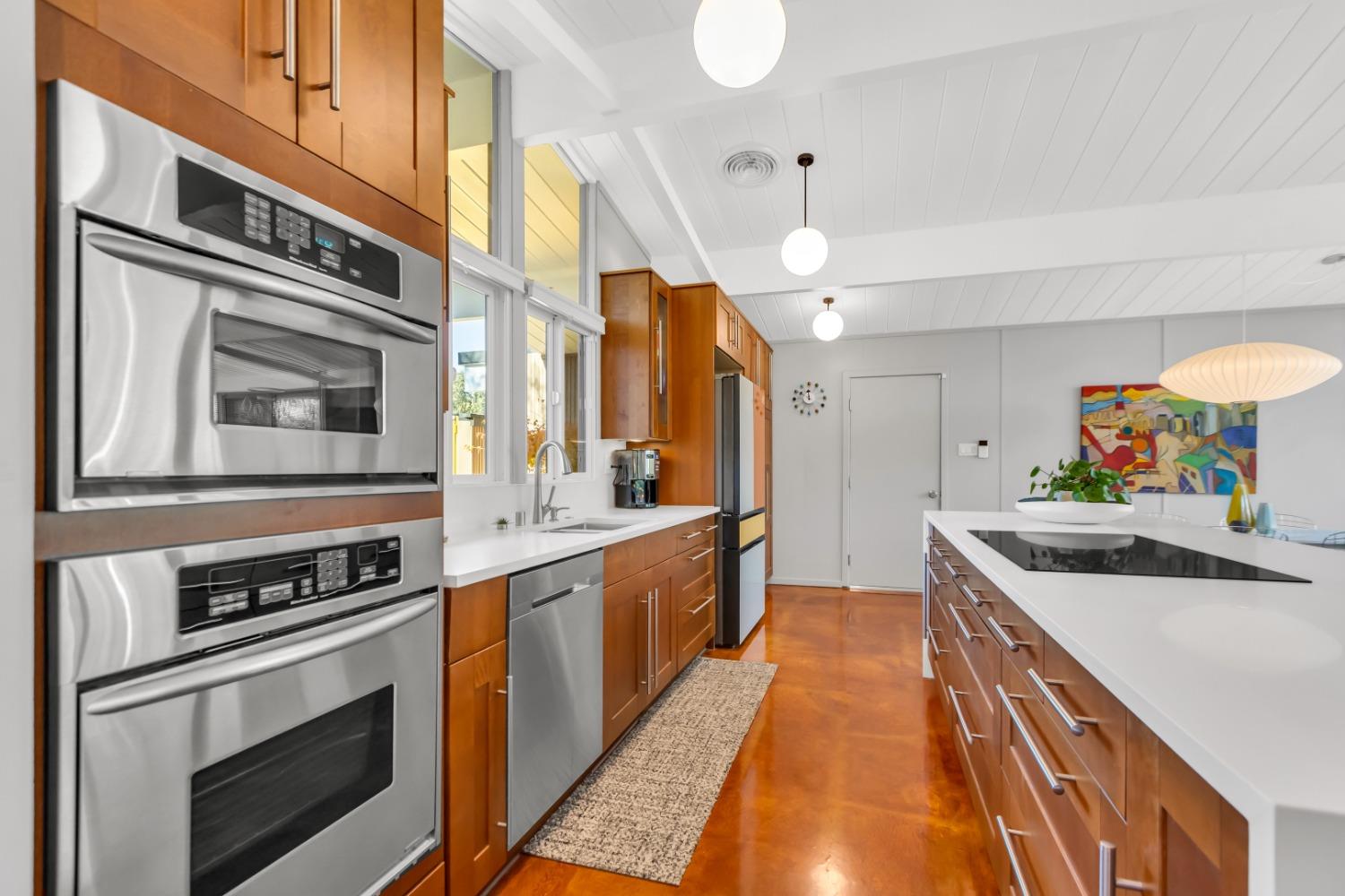 6425 S Land Park Drive