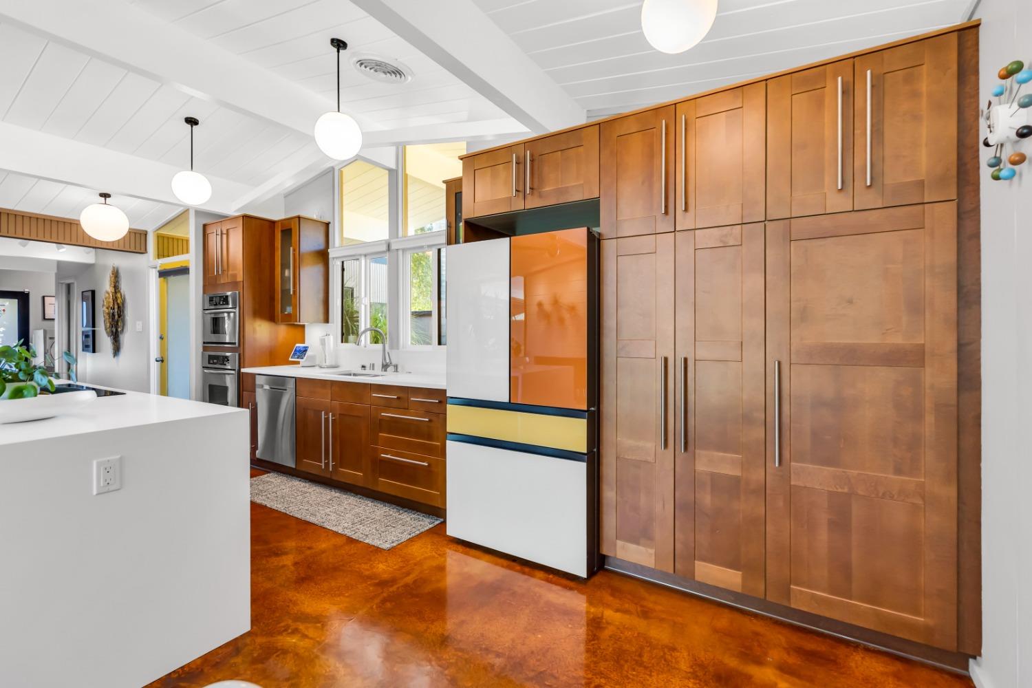 6425 S Land Park Drive