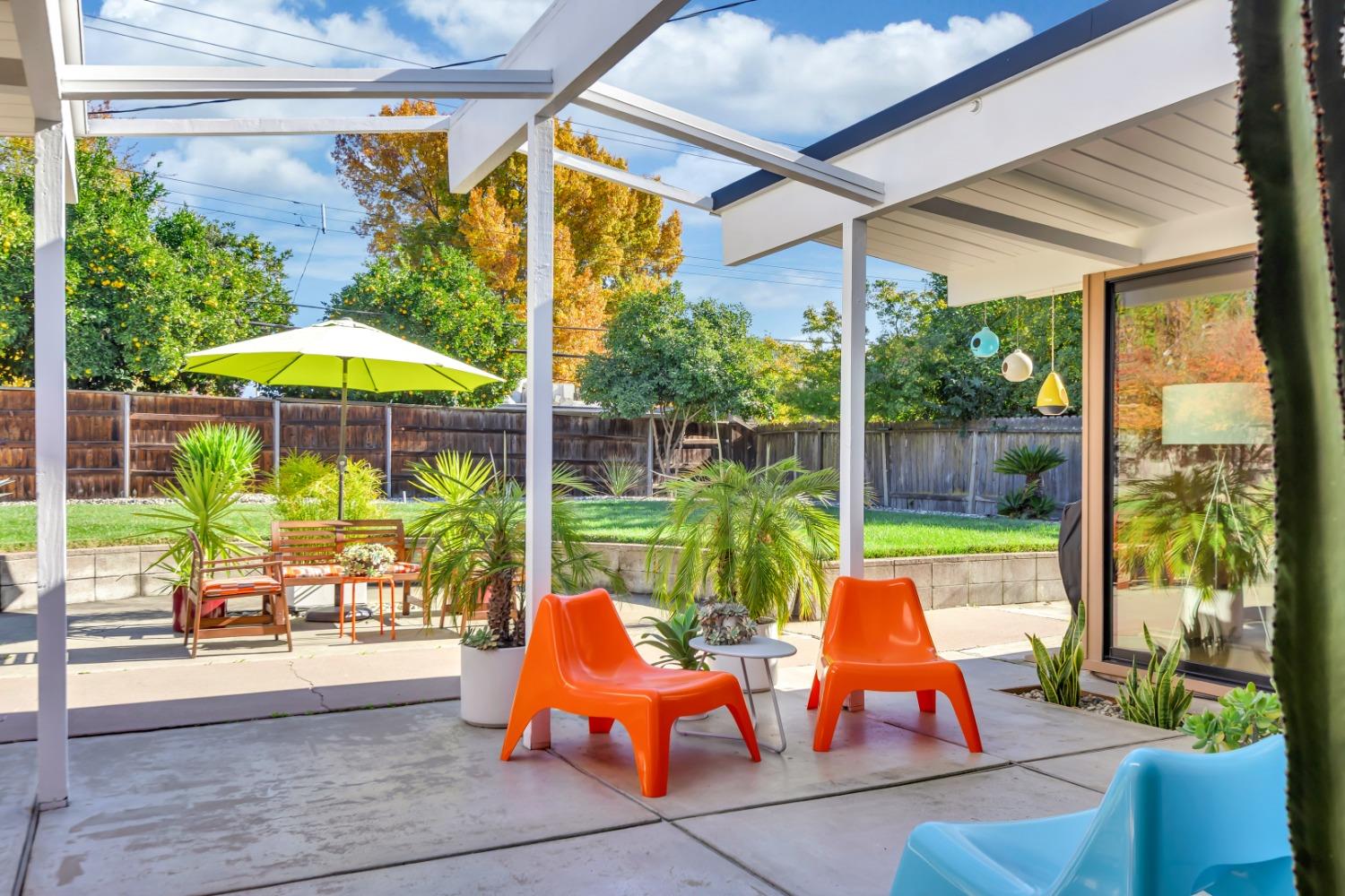 6425 S Land Park Drive