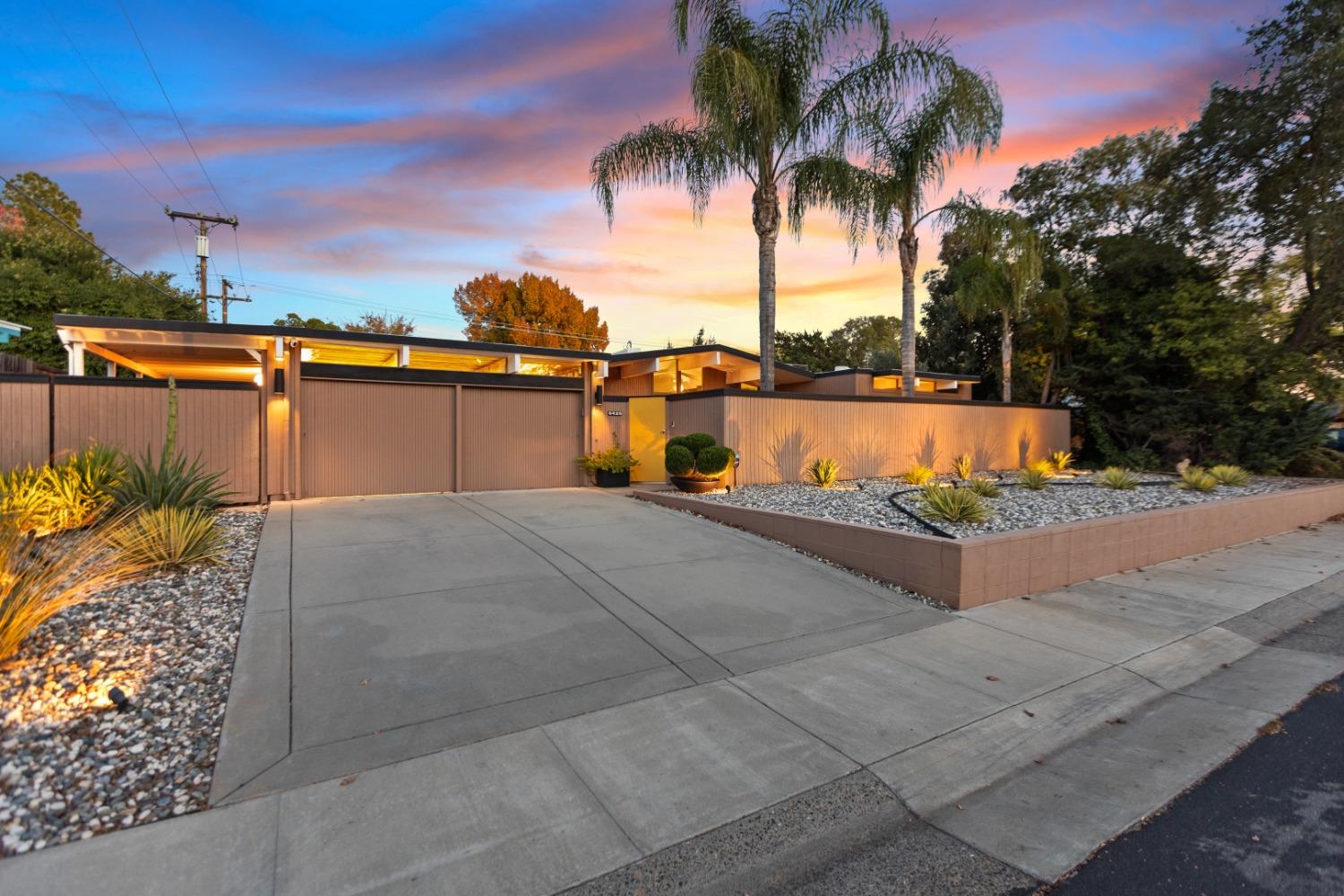 6425 S Land Park Drive